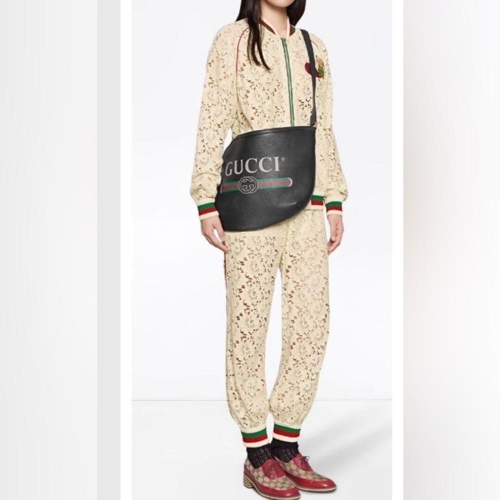 GUCCI Authentic.Half-Moon leather Bag with inspired vintage logo style. - Picture 2 of 16